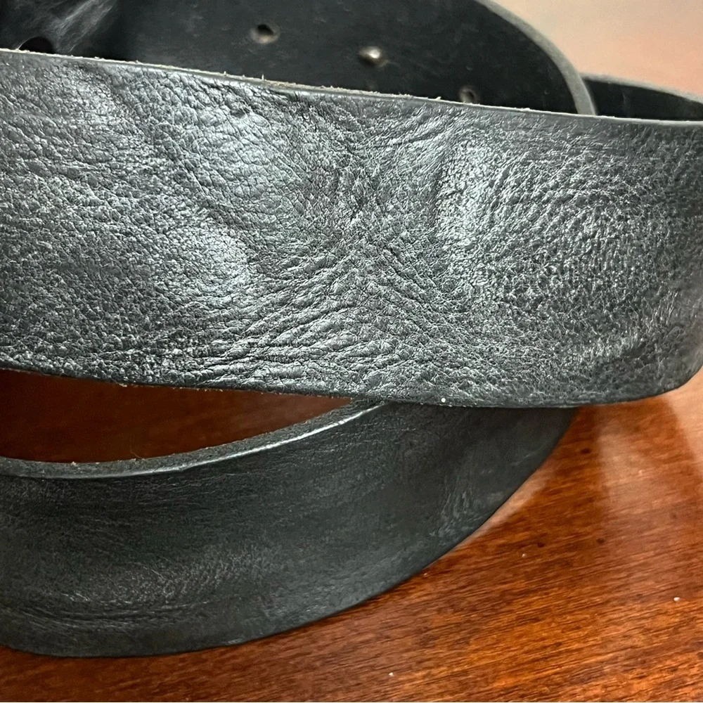Dei Giovani luxury belt genuine Italian leather distressed skull buckle  EUC